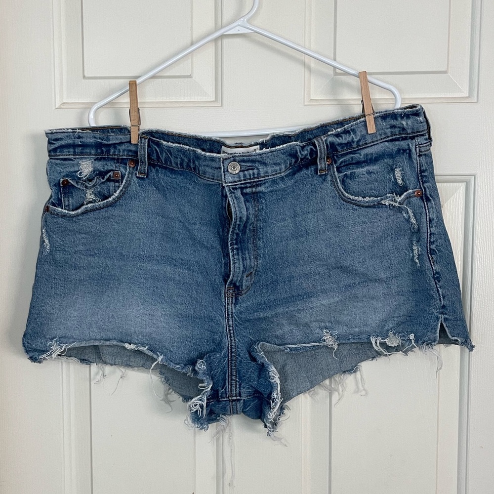Abercrombie & Fitch High Rise Mom Short